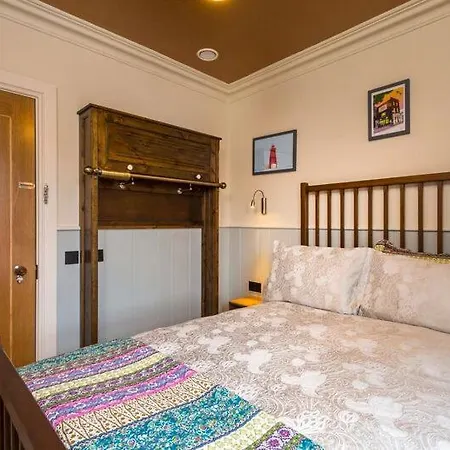 Mcgettigan's Townhouse - Olives & Figs Bistro 여관 3*