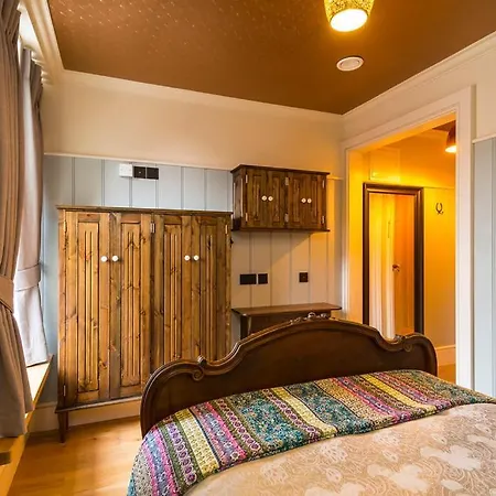 여관 Mcgettigan's Townhouse - Olives & Figs Bistro 3*