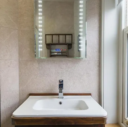 Mcgettigan's Townhouse - Olives & Figs Bistro אורחן