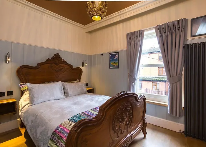 אורחן Mcgettigan's Townhouse - Olives & Figs Bistro 3*