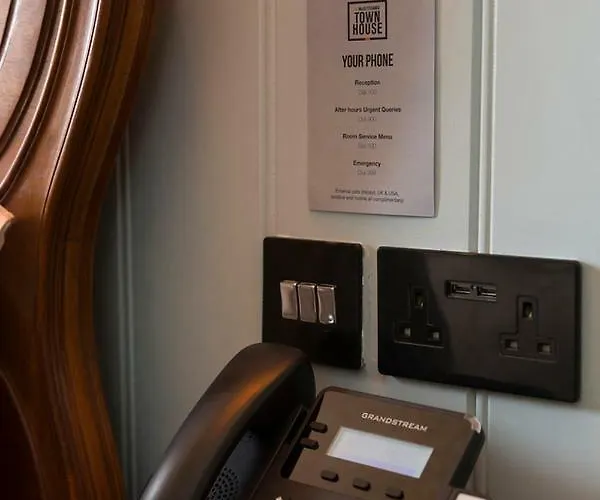 אורחן Mcgettigan's Townhouse - Olives & Figs Bistro 3*