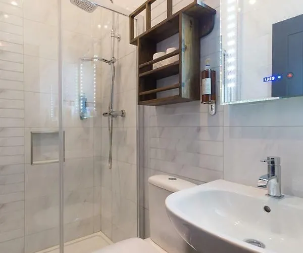 Mcgettigan's Townhouse - Olives & Figs Bistro אורחן