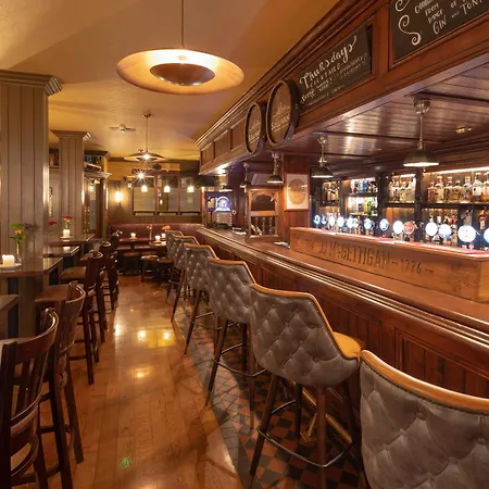 Mcgettigan's Townhouse - Olives & Figs Bistro Estalagem