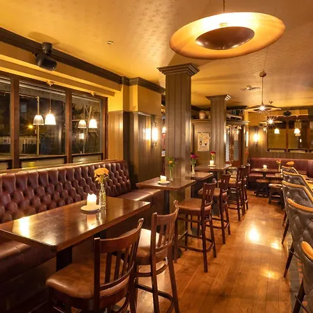 Mcgettigan's Townhouse - Olives & Figs Bistro Estalagem