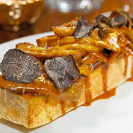 여관 Mcgettigan's Townhouse - Olives & Figs Bistro