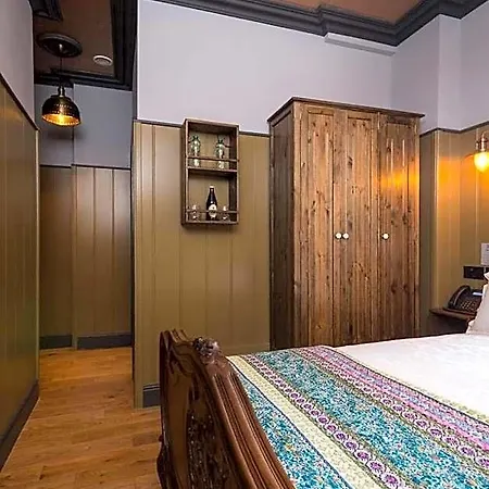Mcgettigan's Townhouse - Olives & Figs Bistro بيت ريفي 3*