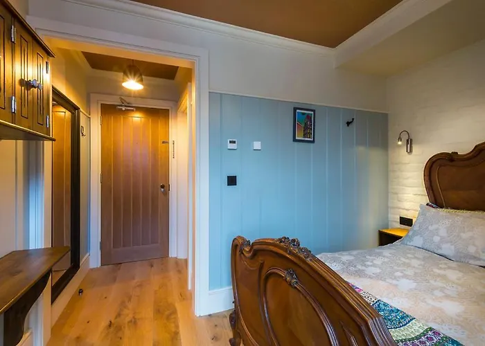 Mcgettigan's Townhouse - Olives & Figs Bistro Han/Misafirhane