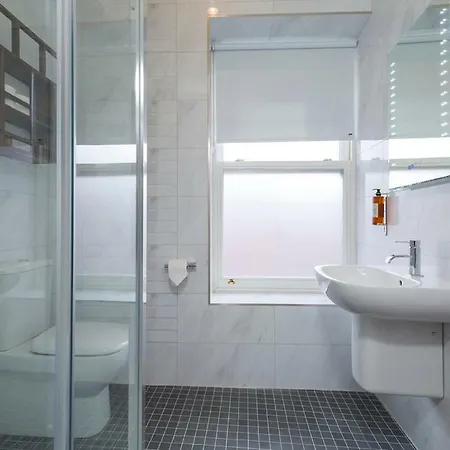 Herberg Mcgettigan's Townhouse - Olives & Figs Bistro 3*