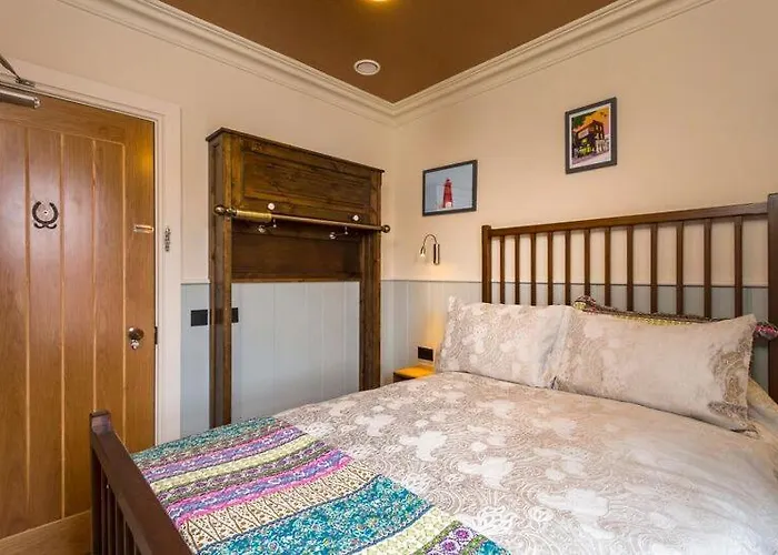 Mcgettigan's Townhouse - Olives & Figs Bistro イン 3*