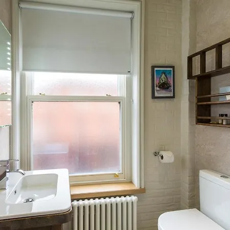 Mcgettigan's Townhouse - Olives & Figs Bistro Πανδοχείο 3*