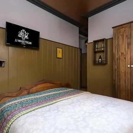 Mcgettigan's Townhouse - Olives & Figs Bistro Πανδοχείο